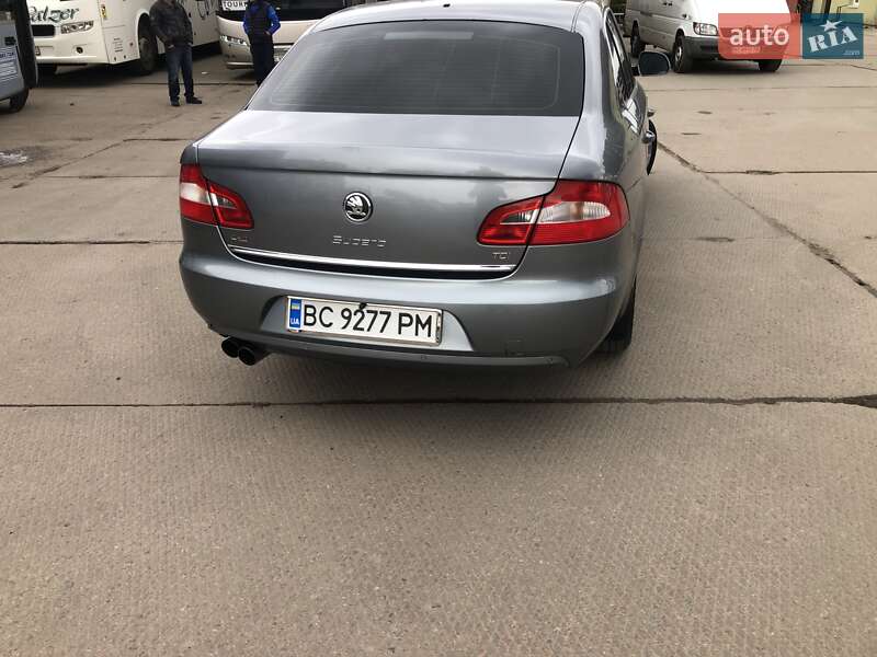 Ліфтбек Skoda Superb 2012 в Львові