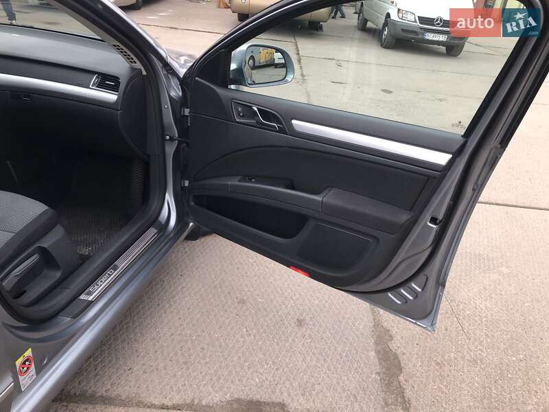 Ліфтбек Skoda Superb 2012 в Львові