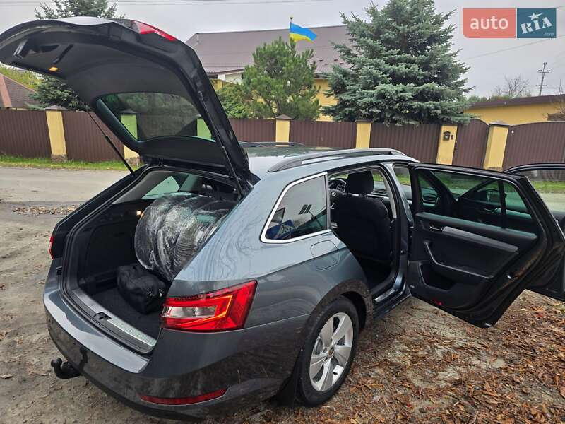 Універсал Skoda Superb 2015 в Києві фото 53 Універсал Skoda Superb 2015 в Києві