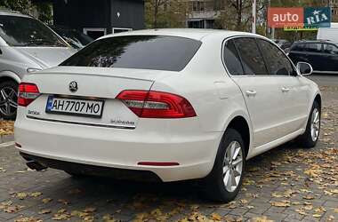 Лифтбек Skoda Superb 2013 в 