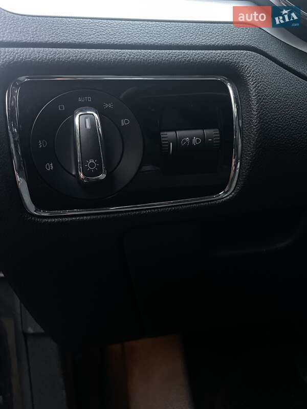 Универсал Skoda Superb 2011 в Ужгороде фото 12 Универсал Skoda Superb 2011 в Ужгороде