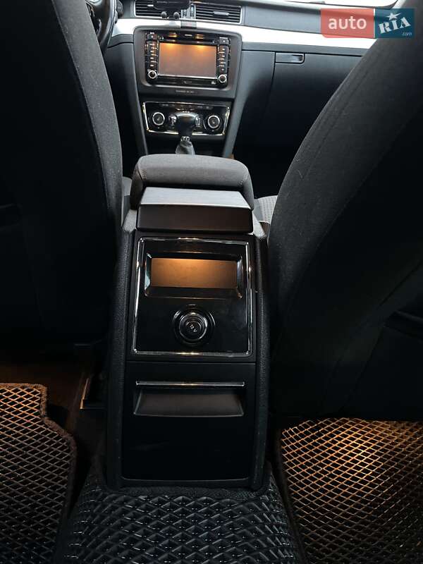 Универсал Skoda Superb 2011 в Ужгороде фото 29 Универсал Skoda Superb 2011 в Ужгороде