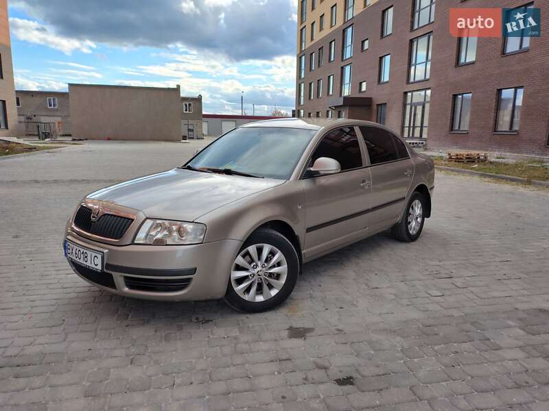 Лифтбек Skoda Superb 2007 в Нетешине
