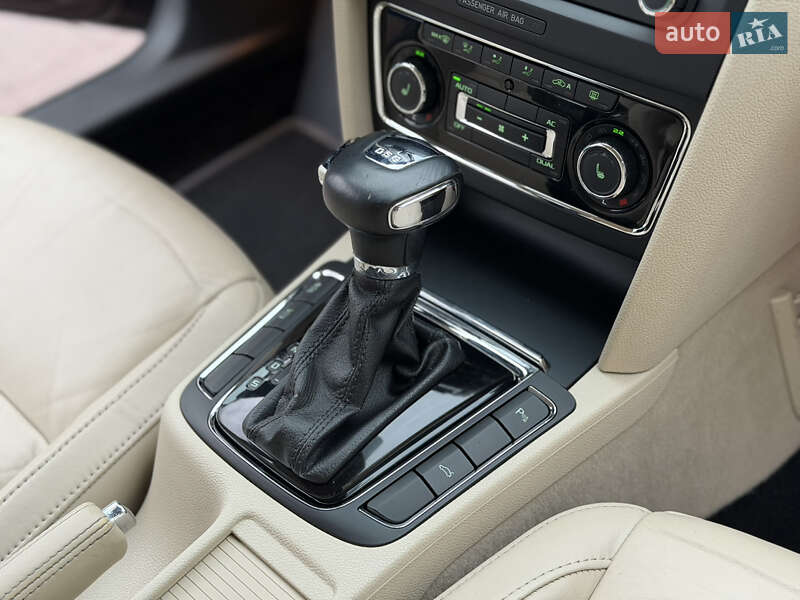 Універсал Skoda Superb 2012 в Рівному