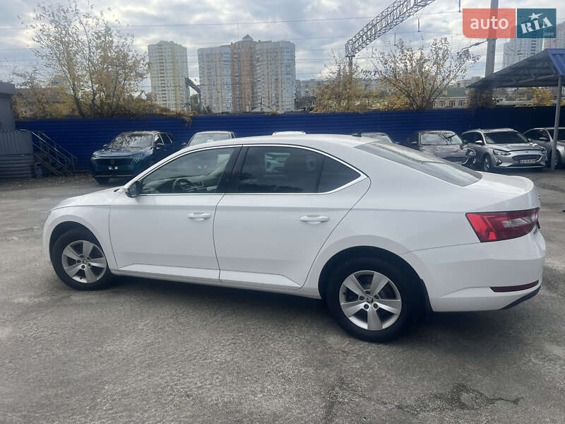 Лифтбек Skoda Superb 2020 в Киеве фото 6 Лифтбек Skoda Superb 2020 в Киеве