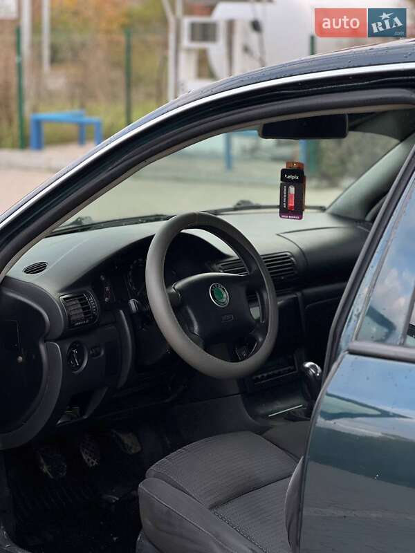 Лифтбек Skoda Superb 2003 в Жмеринке