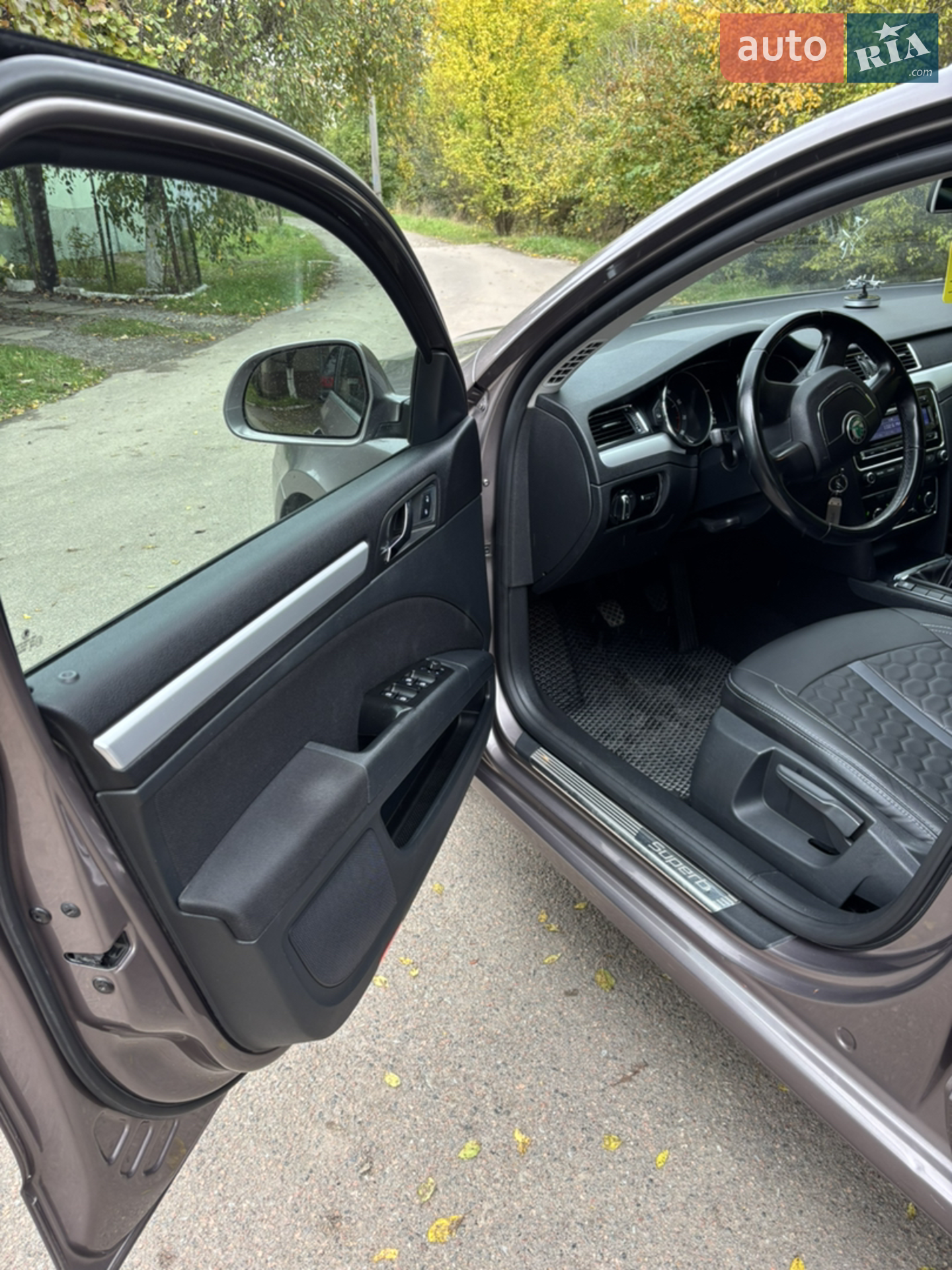 2010 Skoda Superb - мініатюра 12