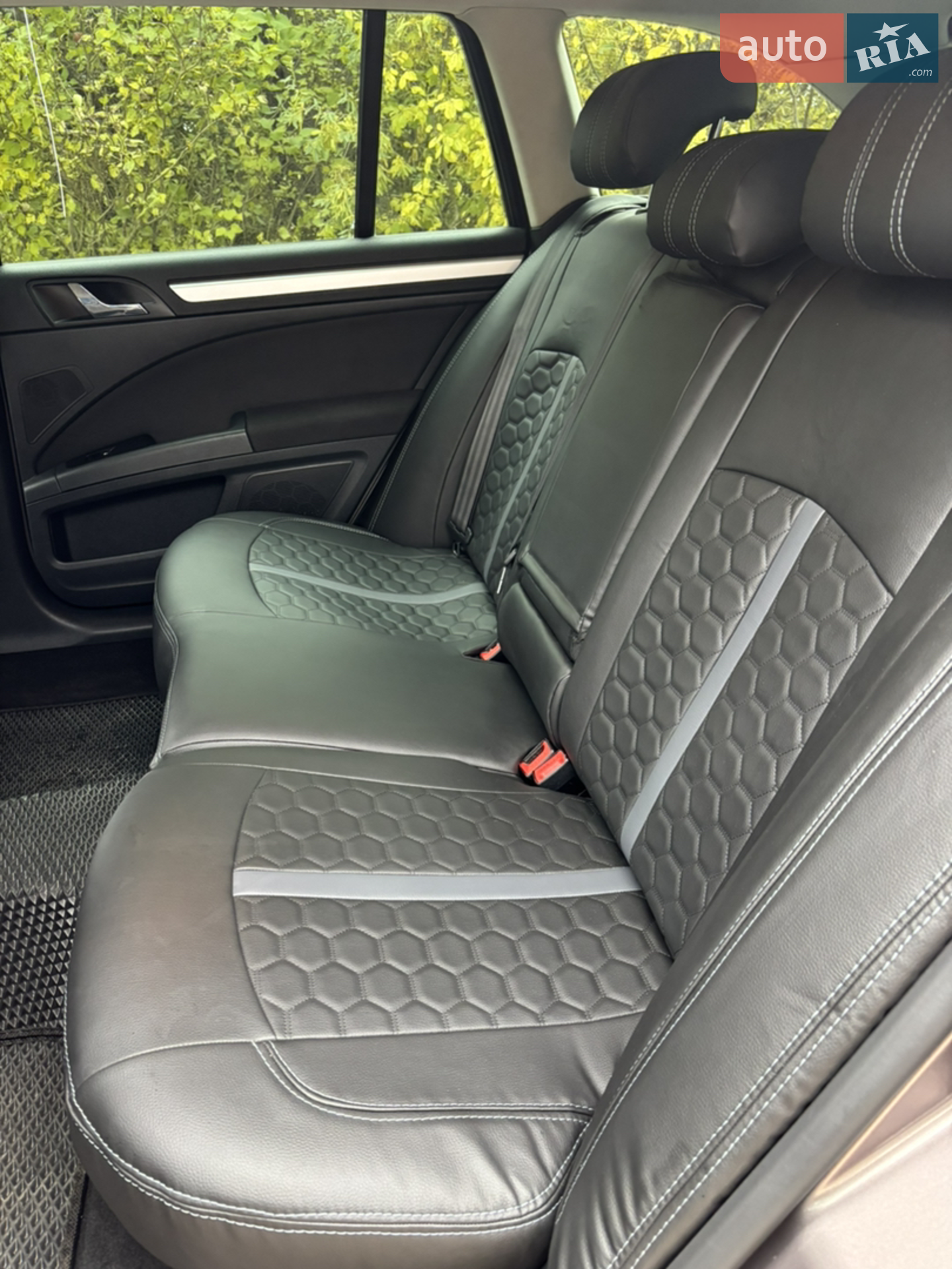 2010 Skoda Superb - мініатюра 15