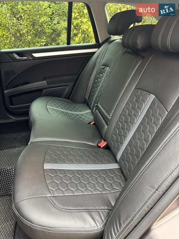 Универсал Skoda Superb 2010 в Ивано-Франковске