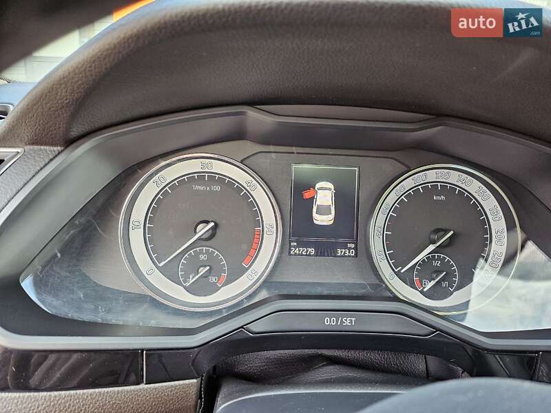 Лифтбек Skoda Superb 2016 в Ивано-Франковске