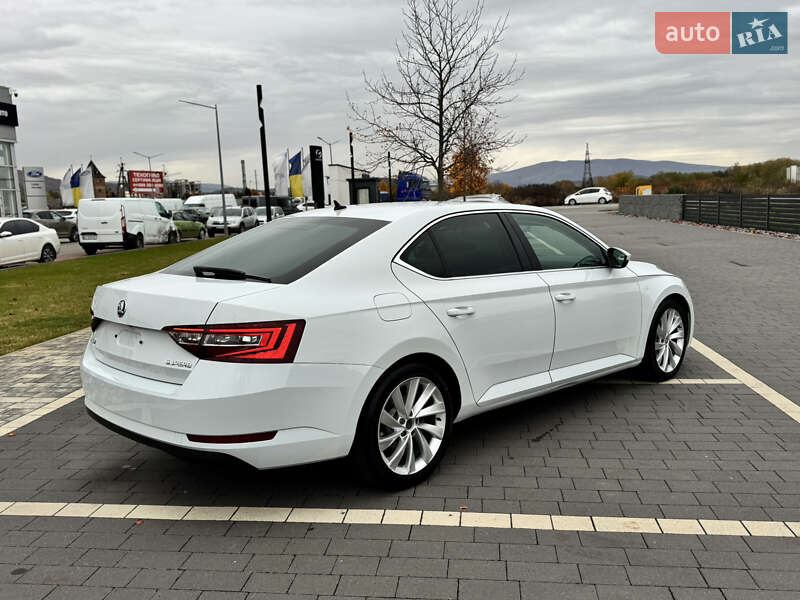 Лифтбек Skoda Superb 2017 в Мукачево