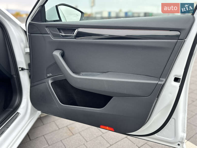 Лифтбек Skoda Superb 2017 в Мукачево