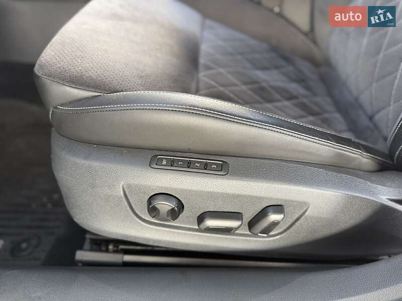 Лифтбек Skoda Superb 2020 в Днепре