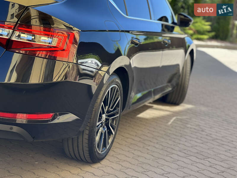 Ліфтбек Skoda Superb 2017 в Дрогобичі