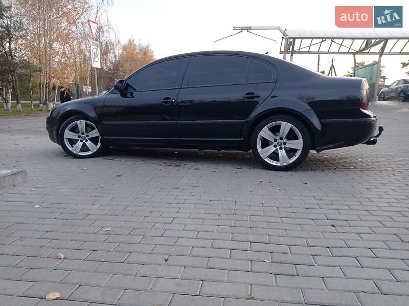 Лифтбек Skoda Superb 2007 в Новых Петровцах