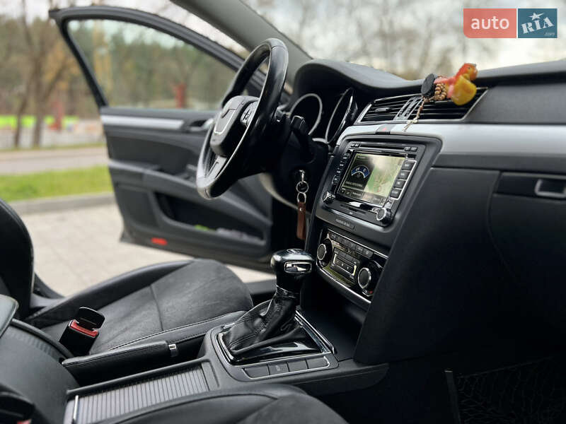 Универсал Skoda Superb 2012 в Новояворовске