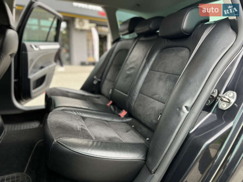 Универсал Skoda Superb 2012 в Новояворовске