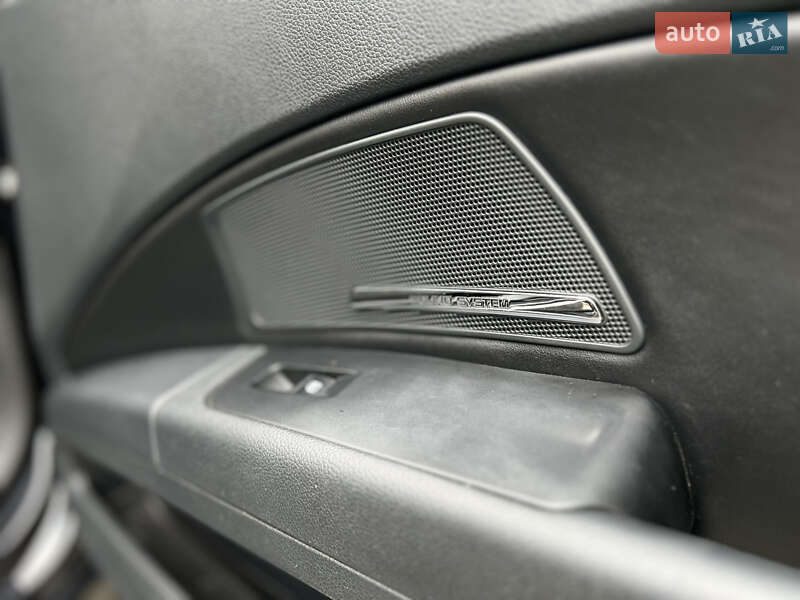 Универсал Skoda Superb 2012 в Новояворовске