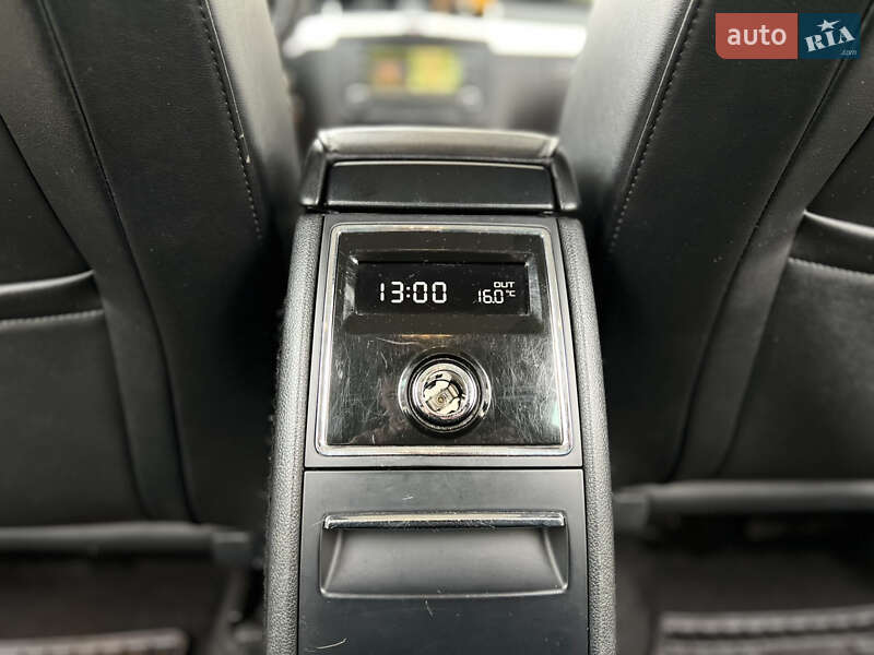 Универсал Skoda Superb 2012 в Новояворовске