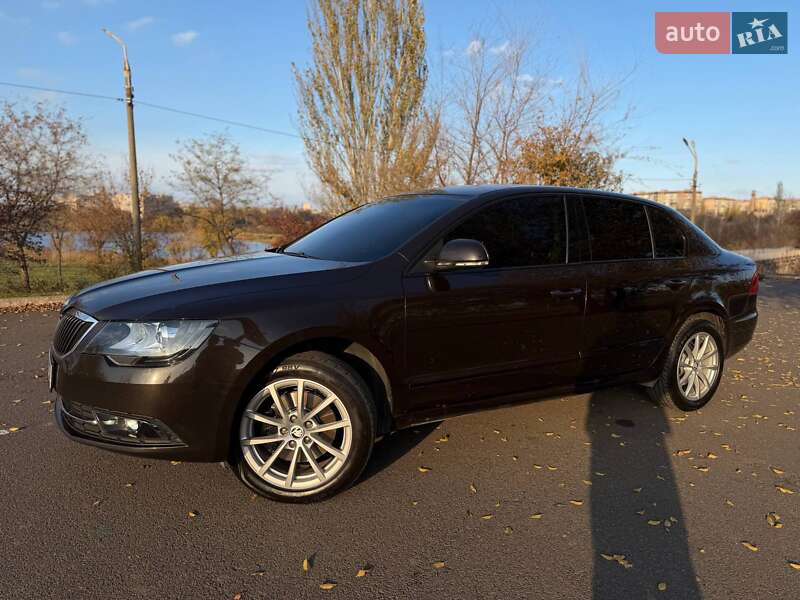 Лифтбек Skoda Superb 2013 в Кривом Роге фото 8 Лифтбек Skoda Superb 2013 в Кривом Роге