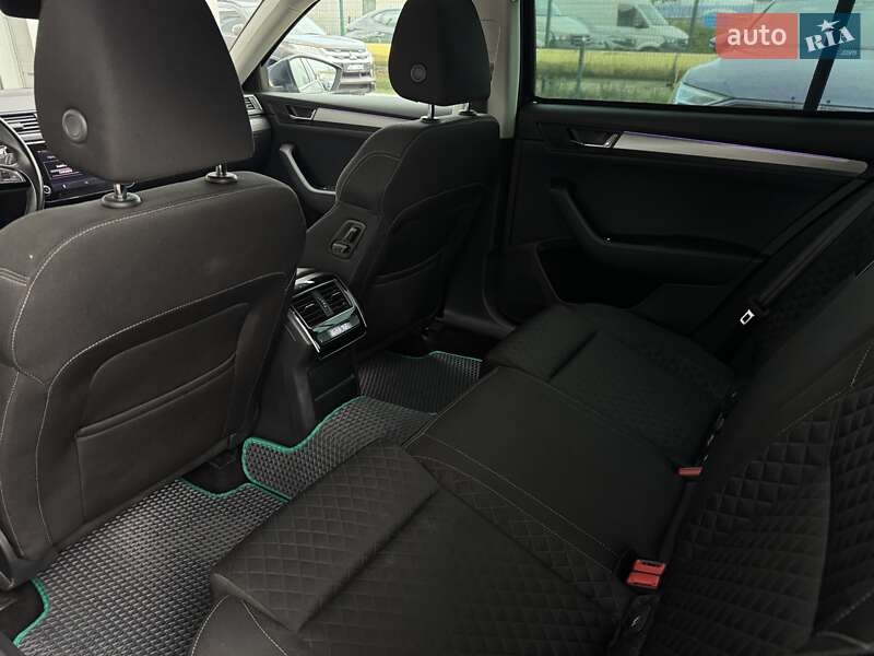 Універсал Skoda Superb 2018 в Чернівцях