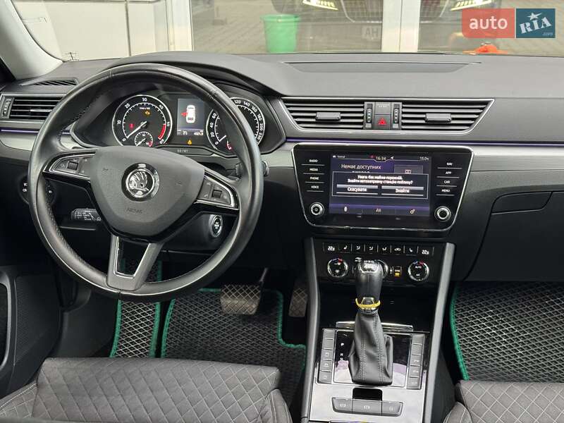 Універсал Skoda Superb 2018 в Чернівцях