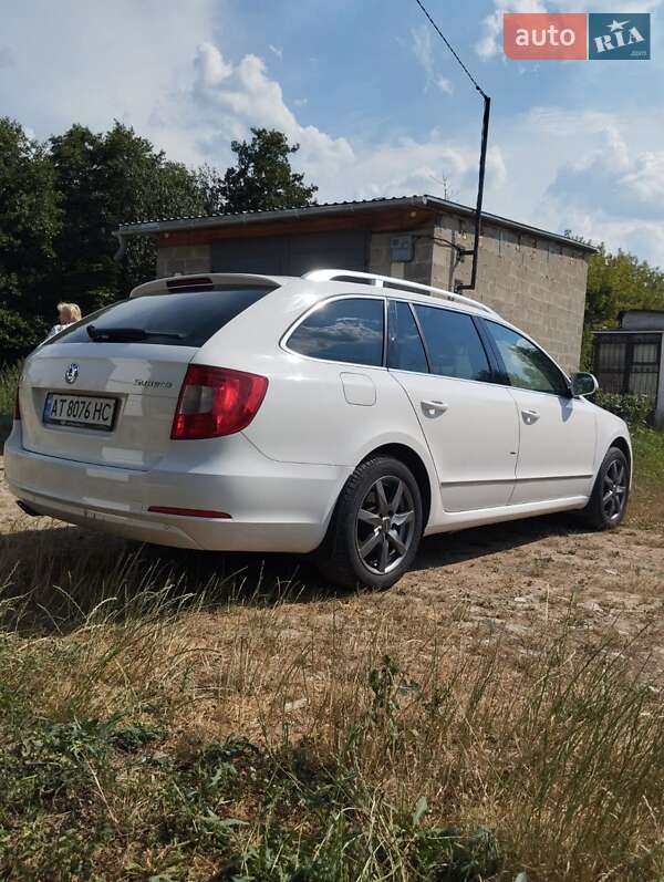 Универсал Skoda Superb 2010 в Долине