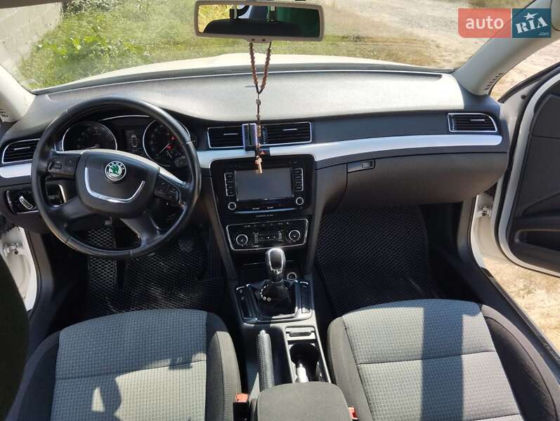 Универсал Skoda Superb 2010 в Долине