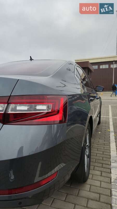 Лифтбек Skoda Superb 2017 в Черкассах