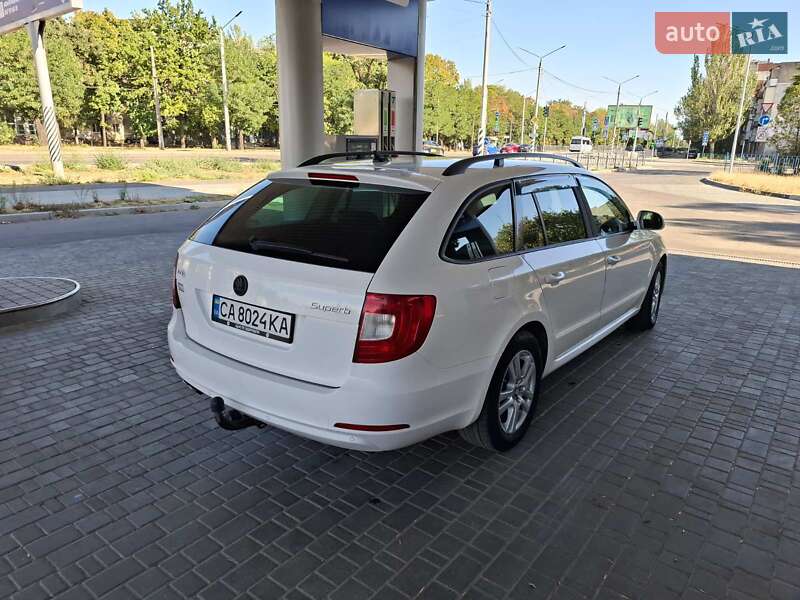 Универсал Skoda Superb 2011 в Николаеве