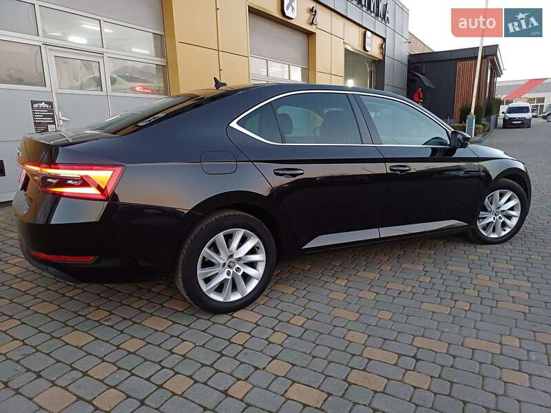 Лифтбек Skoda Superb 2021 в Самборе