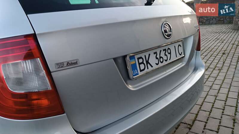 Універсал Skoda Superb 2011 в Сарнах