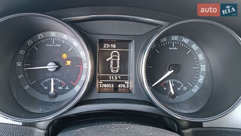 Універсал Skoda Superb 2011 в Сарнах