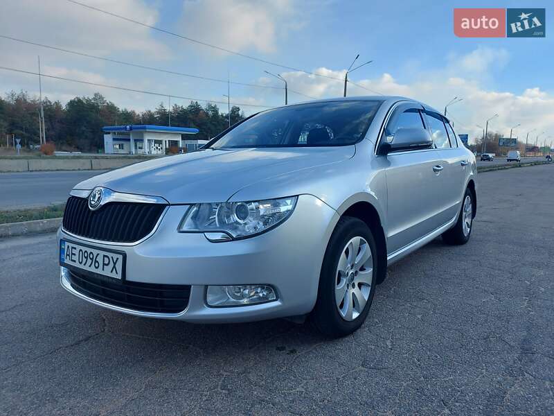 Лифтбек Skoda Superb 2012 в Каменском