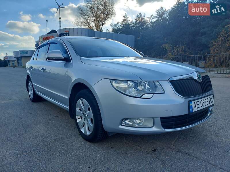 Лифтбек Skoda Superb 2012 в Каменском