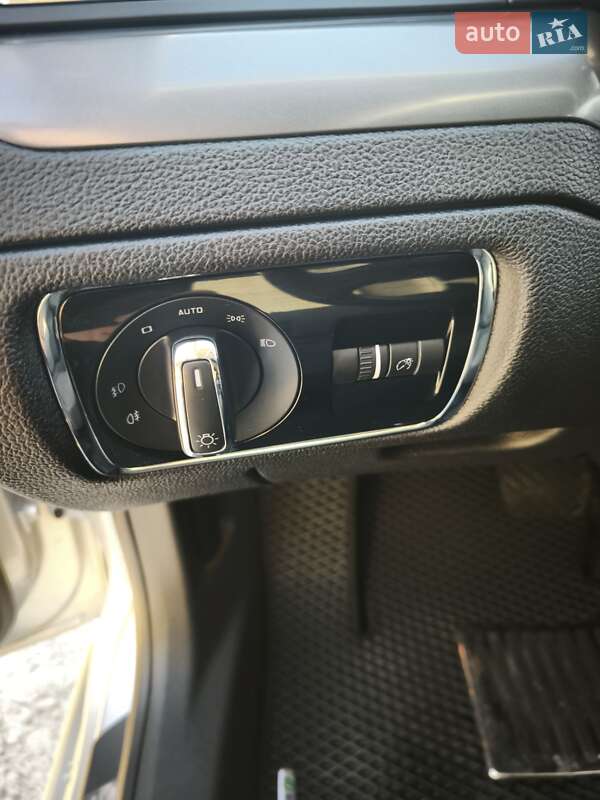 Універсал Skoda Superb 2011 в Дніпрі фото 22 Універсал Skoda Superb 2011 в Дніпрі