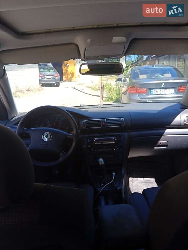 Ліфтбек Skoda Superb 2003 в Дніпрі