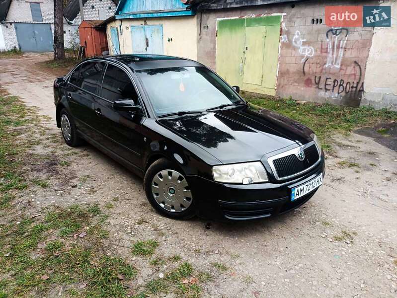 Лифтбек Skoda Superb 2004 в Житомире
