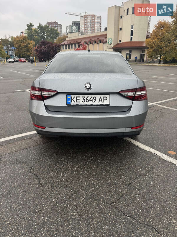 Лифтбек Skoda Superb 2016 в Киеве