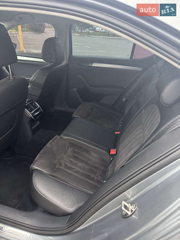 Лифтбек Skoda Superb 2016 в Киеве