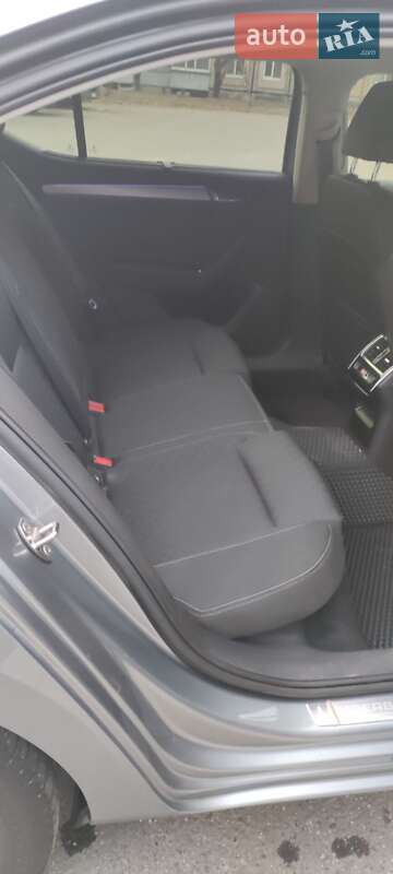 Лифтбек Skoda Superb 2015 в Кривом Роге