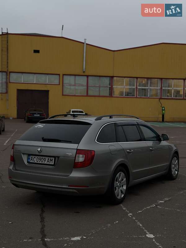 Універсал Skoda Superb 2012 в Житомирі