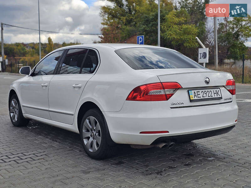 Лифтбек Skoda Superb 2013 в Запорожье