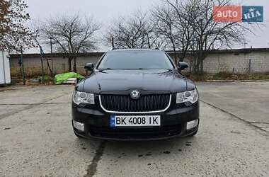 Универсал Skoda Superb 2012 в Вараше