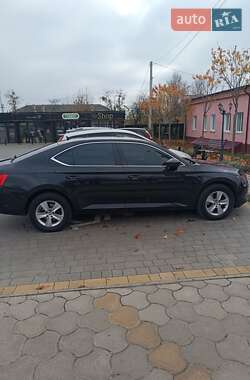 Ліфтбек Skoda Superb 2015 в Рівному
