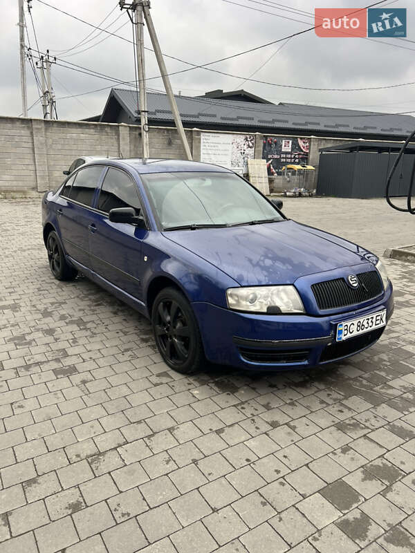 Лифтбек Skoda Superb 2003 в Львове
