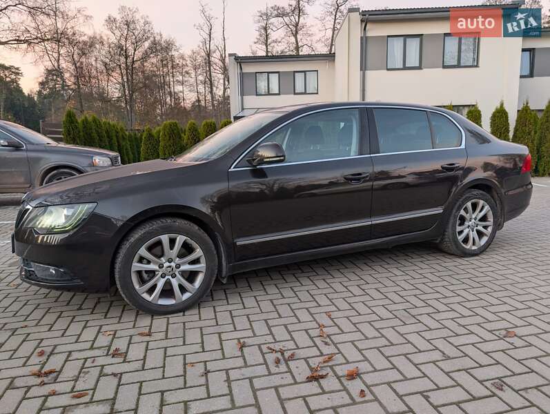Лифтбек Skoda Superb 2013 в Тячеве