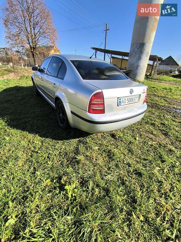 Ліфтбек Skoda Superb 2004 в Ужгороді