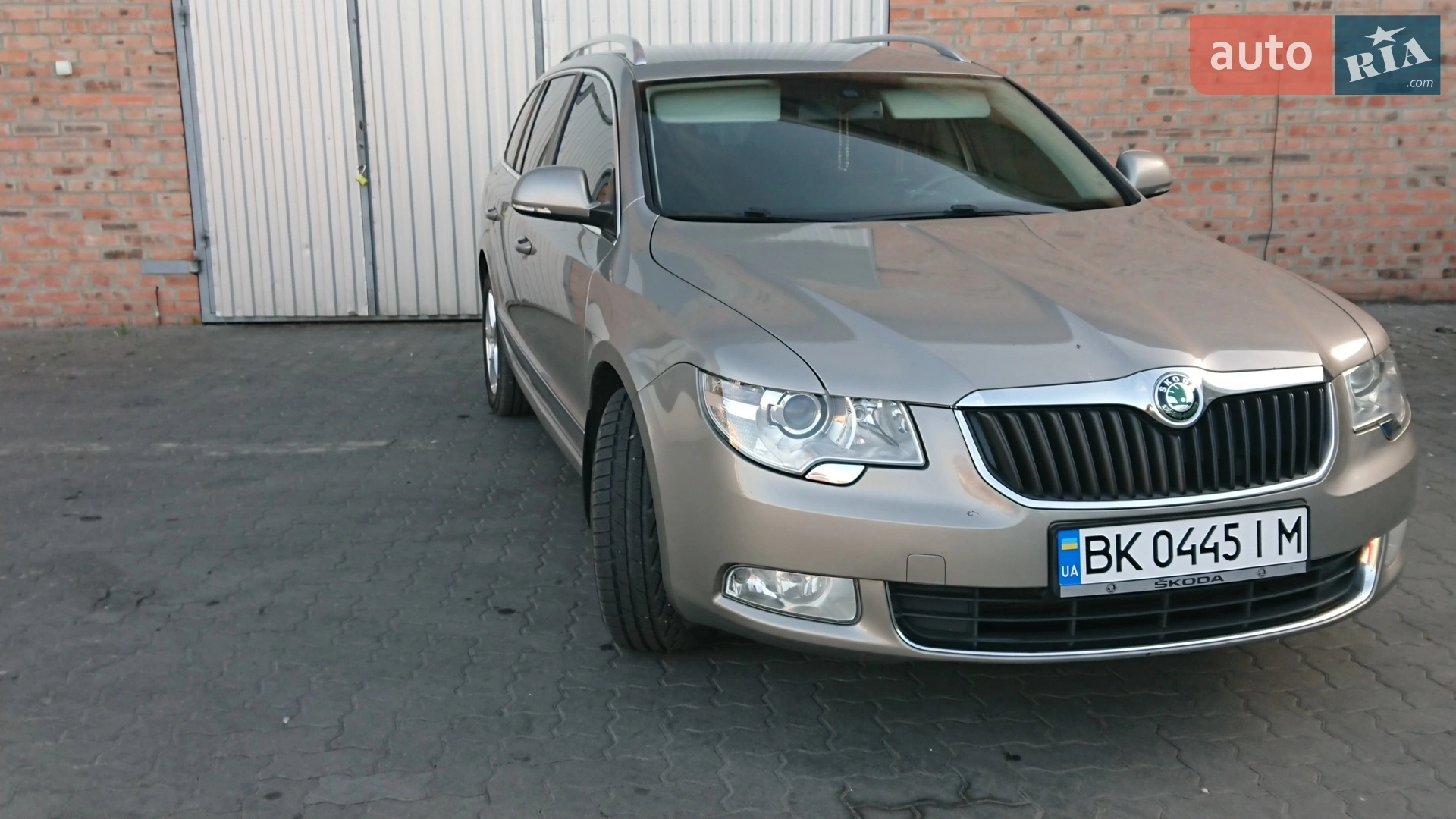 2011 Skoda Superb - мініатюра 2