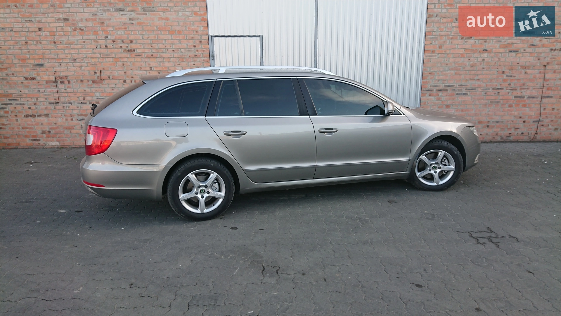 2011 Skoda Superb - мініатюра 5
